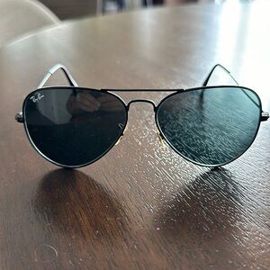 Ray Ban Aviator Large Black Sunglasses